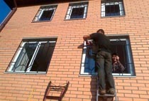 Монтаж решеток в Калтане